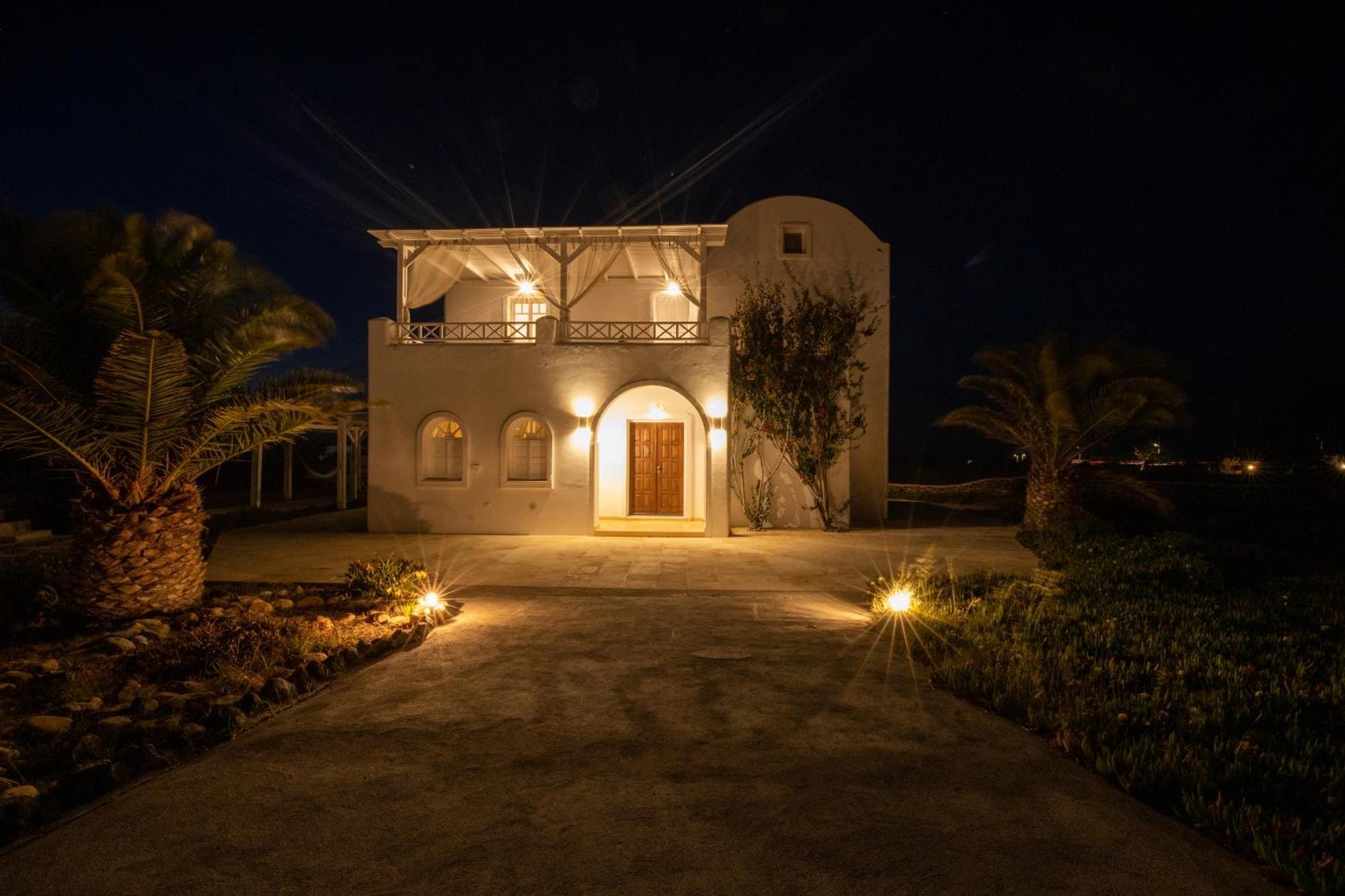 Oia Sunset Luxury Villa Exterior photo